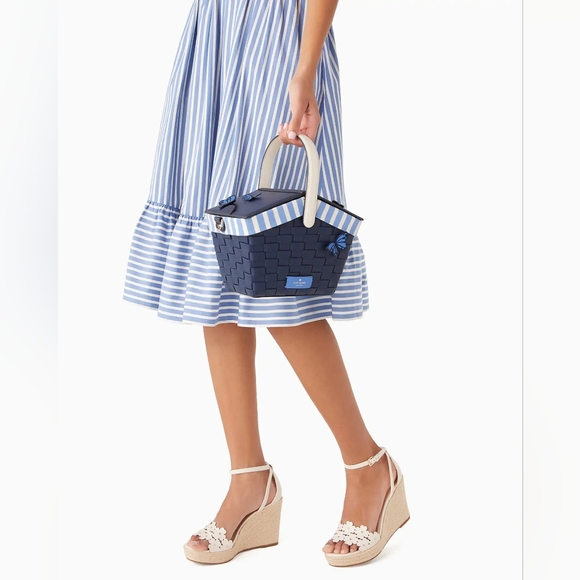 Flutter Fly Picnic Basket Crossbody - Picture 4 of 4